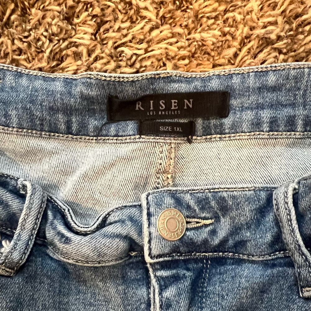 Risen Distressed Jean Shorts - Picture 4 of 4